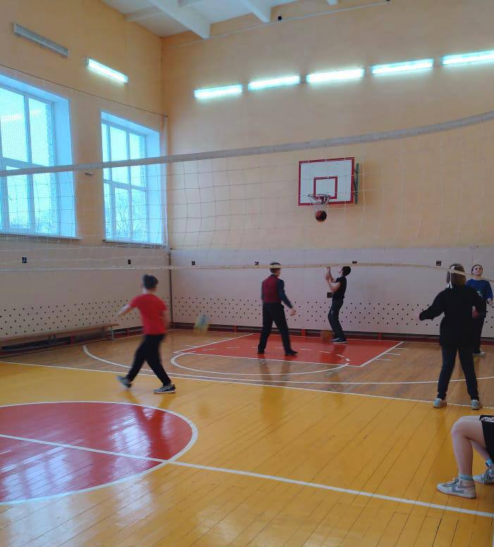 Зимние спортивные забавы.